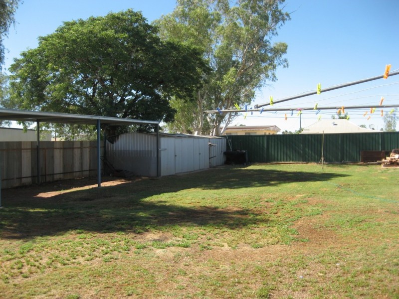 8 BROLGA ST, Quilpie QLD 4480