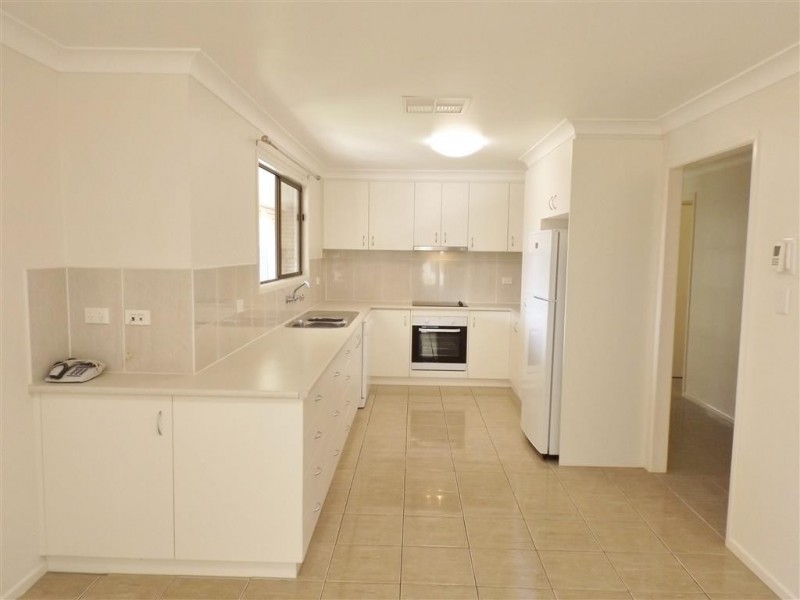 22 Wright Street, Roma QLD 4455