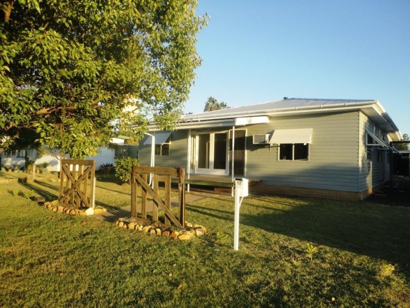 12 Daisy Street, Miles QLD 4415