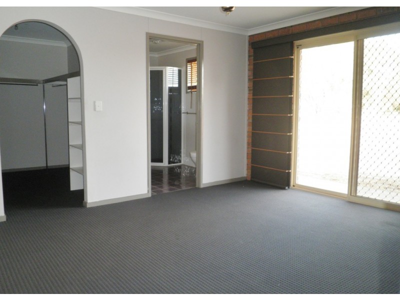 1-5 Edwardes Street, Roma QLD 4455