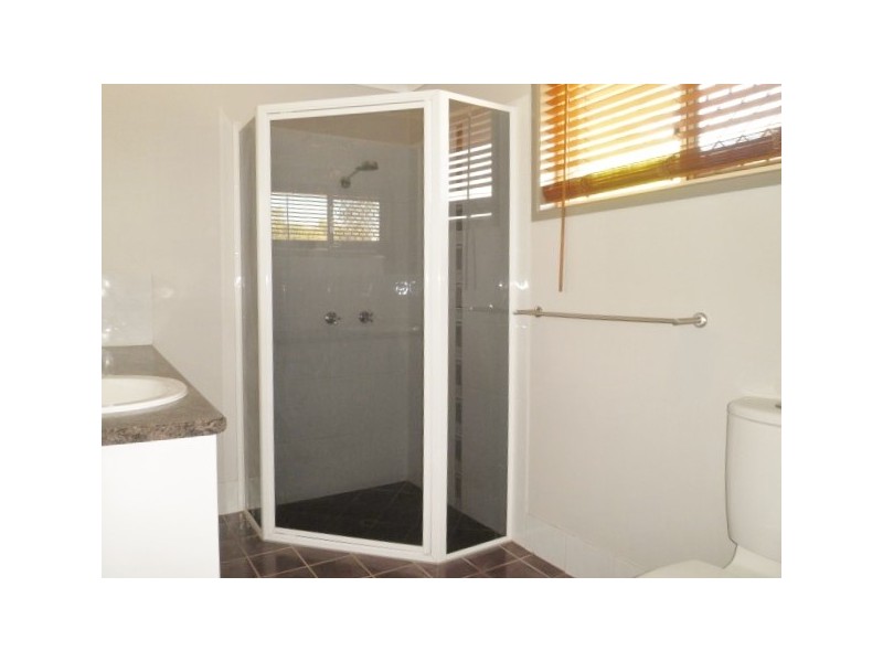 1-5 Edwardes Street, Roma QLD 4455