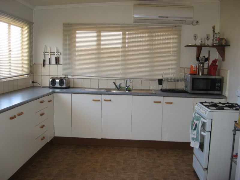 32 BOONKAI ST, Quilpie QLD 4480