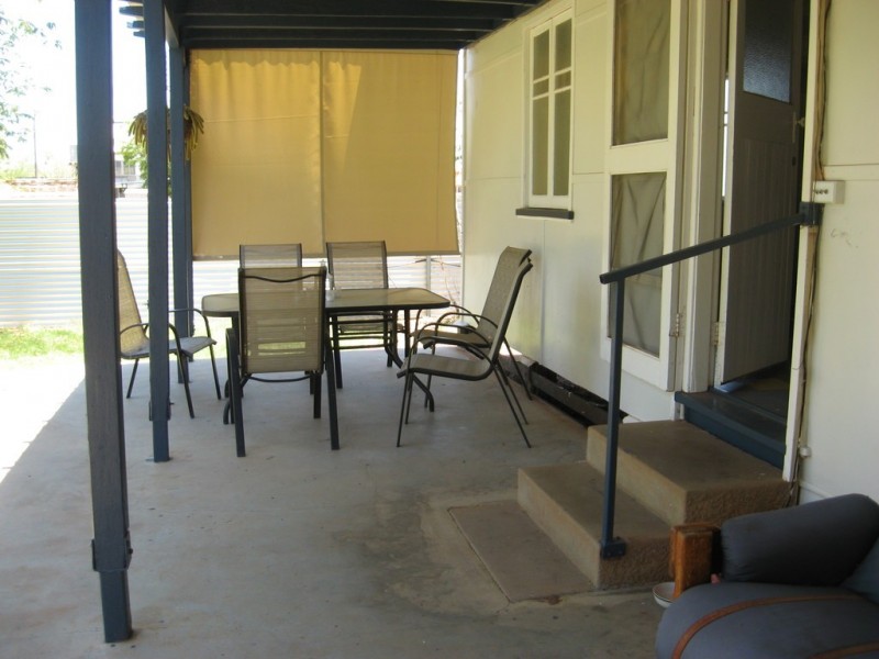 32 BOONKAI ST, Quilpie QLD 4480