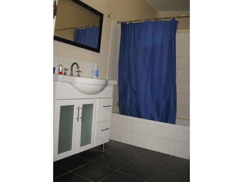 32 BOONKAI ST, Quilpie QLD 4480