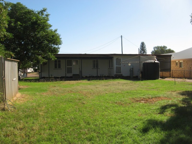 32 BOONKAI ST, Quilpie QLD 4480