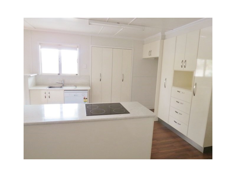 122 Currey, Roma QLD 4455