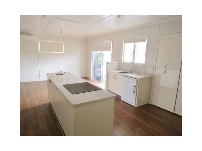 122 Currey, Roma QLD 4455