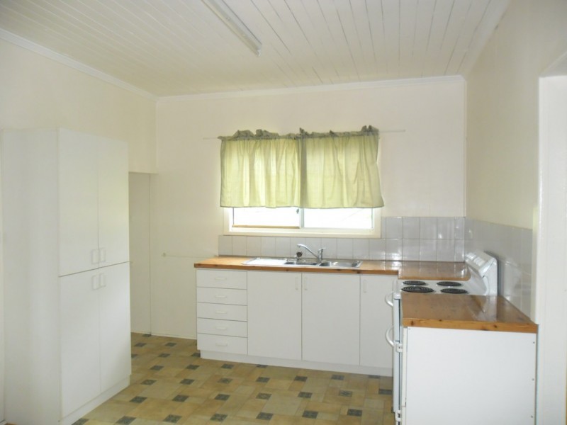 18 Killarney Street, Dulacca QLD 4425