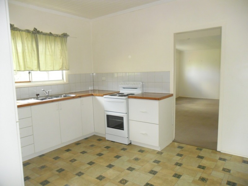 18 Killarney Street, Dulacca QLD 4425
