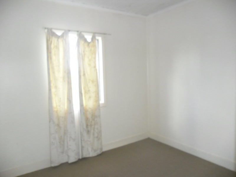 18 Killarney Street, Dulacca QLD 4425