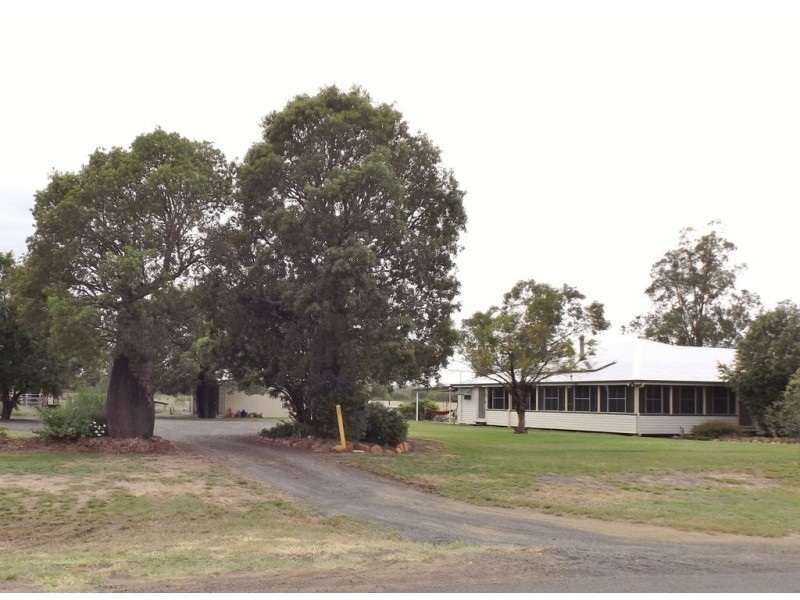 42 Edwardes Street, Roma QLD 4455