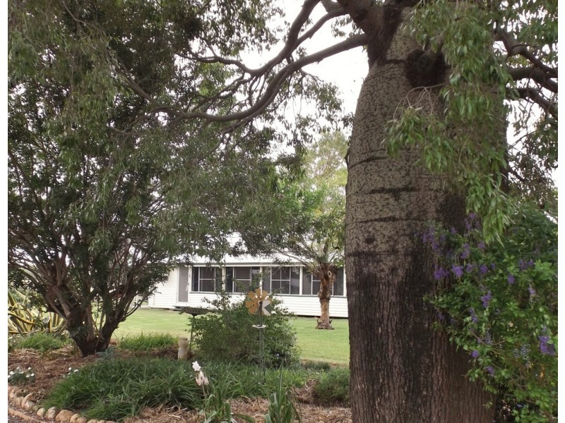 42 Edwardes Street, Roma QLD 4455