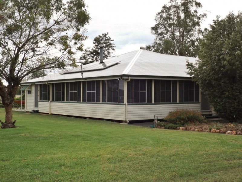 42 Edwardes Street, Roma QLD 4455