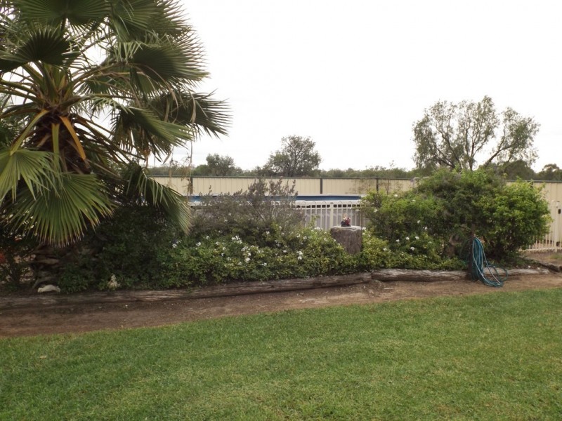 42 Edwardes Street, Roma QLD 4455