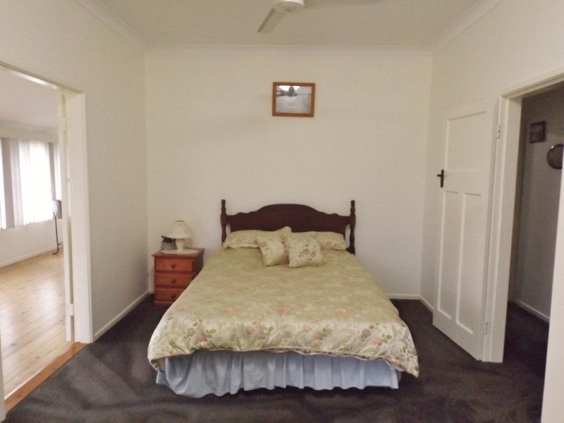 42 Edwardes Street, Roma QLD 4455