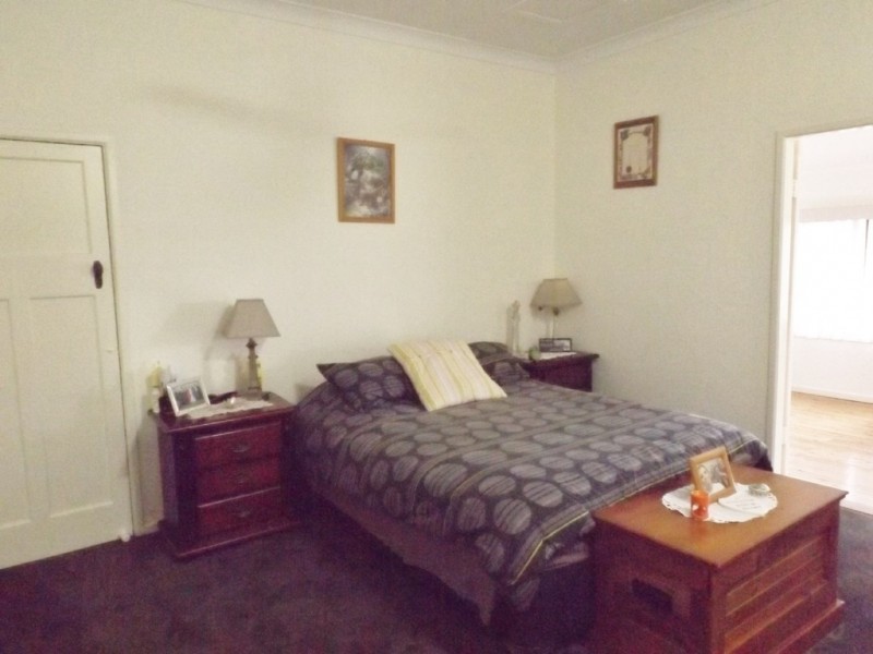 42 Edwardes Street, Roma QLD 4455