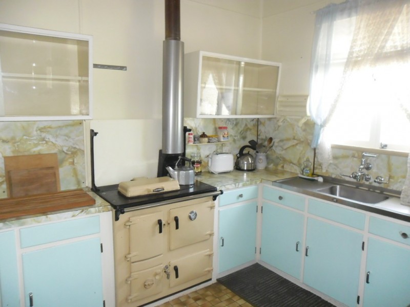 44 Constance Street, Miles QLD 4415