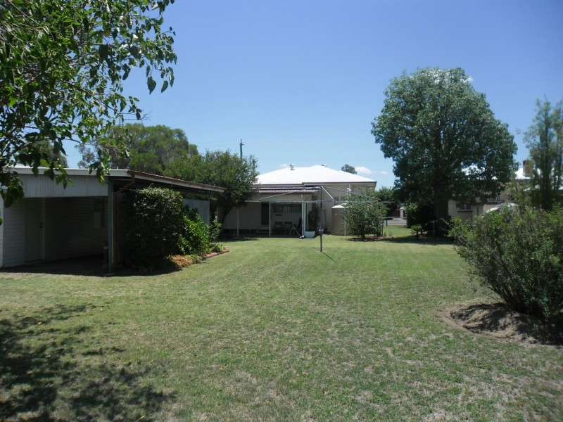 44 Constance Street, Miles QLD 4415