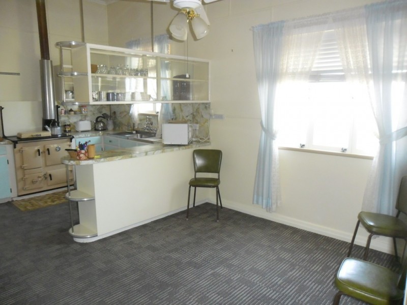 44 Constance Street, Miles QLD 4415