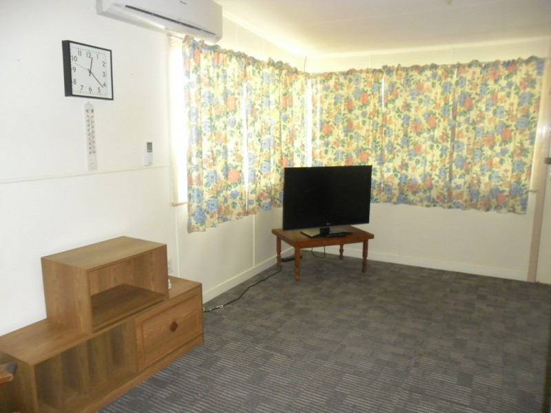 44 Constance Street, Miles QLD 4415