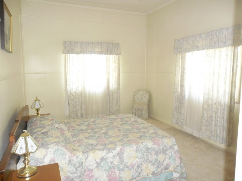 44 Constance Street, Miles QLD 4415