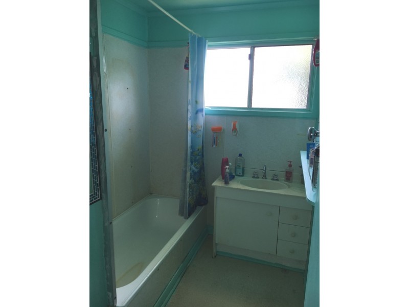 12A EDWARD ST, Tambo QLD 4478