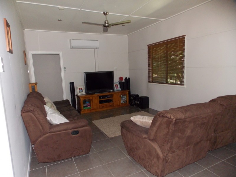 13 Violet Street, Blackall QLD 4472