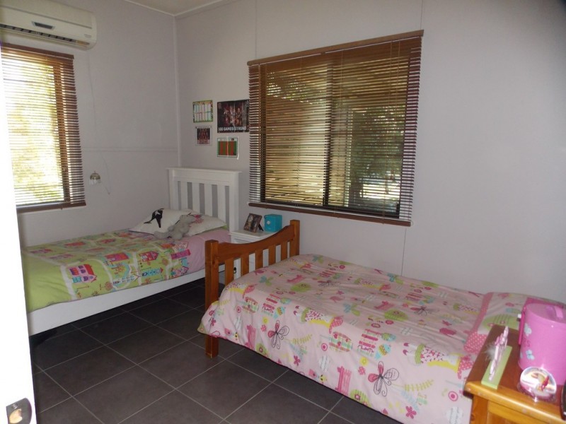13 Violet Street, Blackall QLD 4472