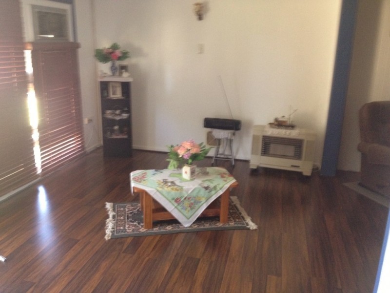 43 Robert Street, Surat QLD 4417