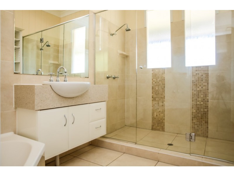 234 Edwardes Street, Roma QLD 4455