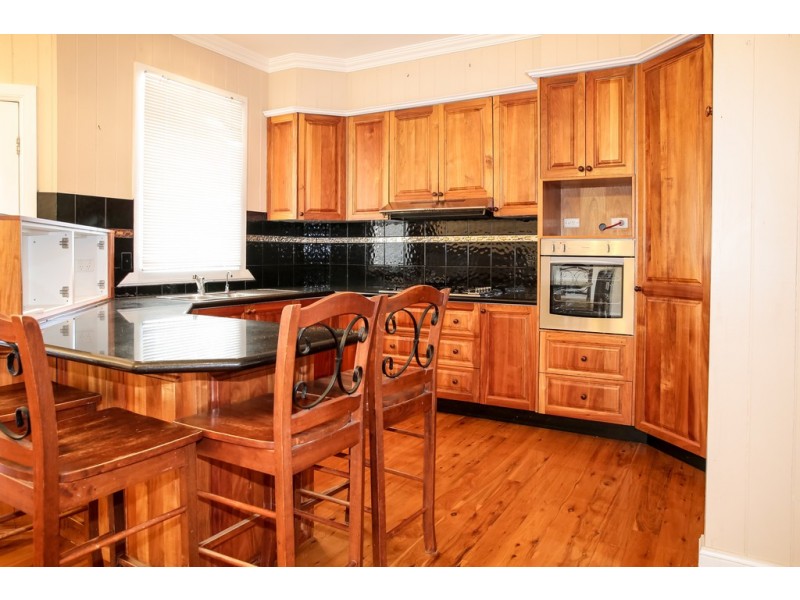 234 Edwardes Street, Roma QLD 4455