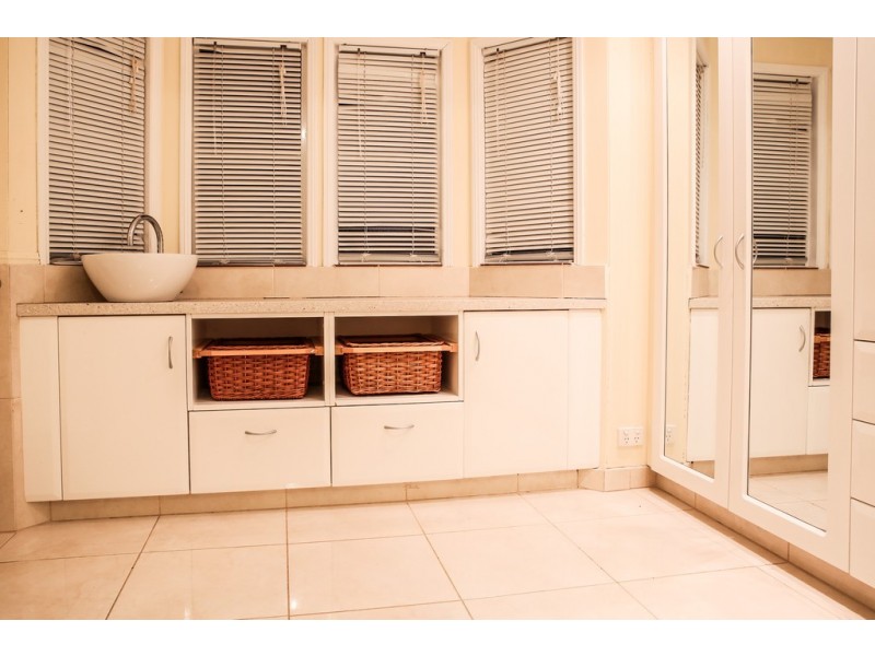 234 Edwardes Street, Roma QLD 4455
