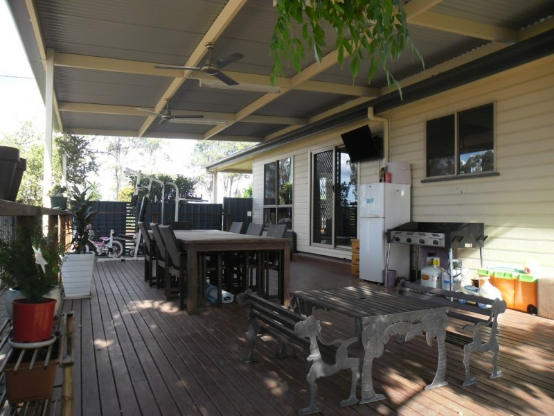 7 Racecourse Road, Miles QLD 4415