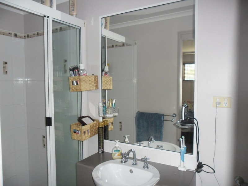 7 Racecourse Road, Miles QLD 4415