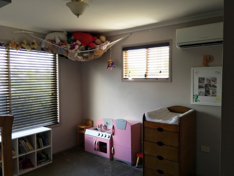 7 Racecourse Road, Miles QLD 4415