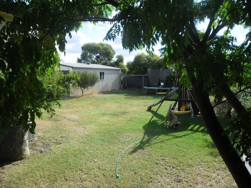 7 Racecourse Road, Miles QLD 4415