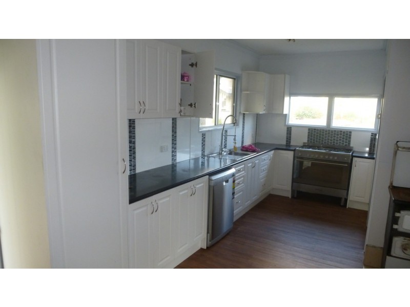 3278 Oakey Cooyar Road, Kulpi QLD 4352