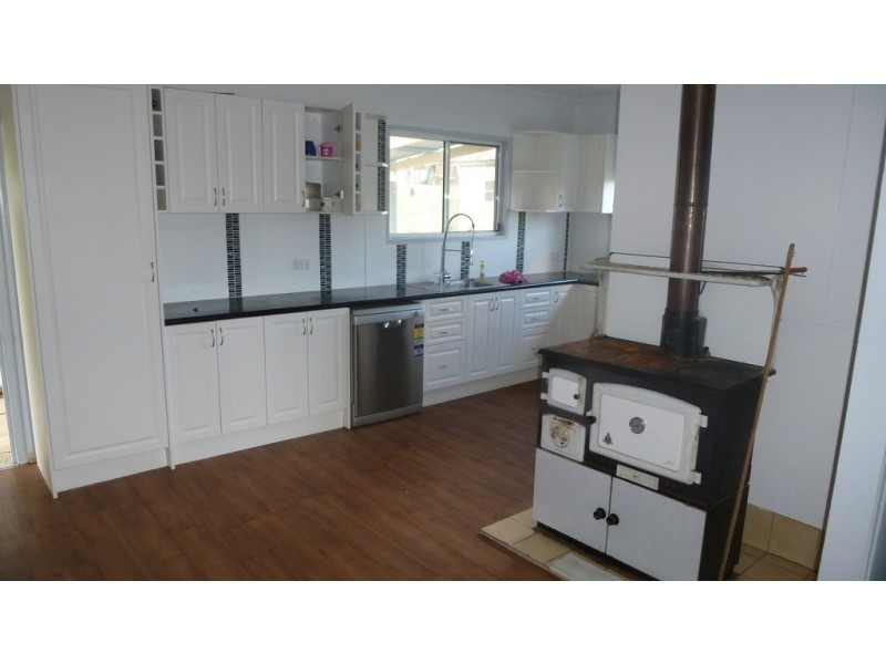 3278 Oakey Cooyar Road, Kulpi QLD 4352