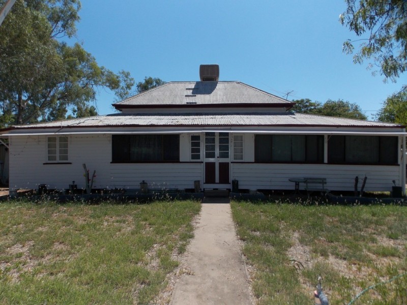 31 GARDEN ST, Blackall QLD 4472