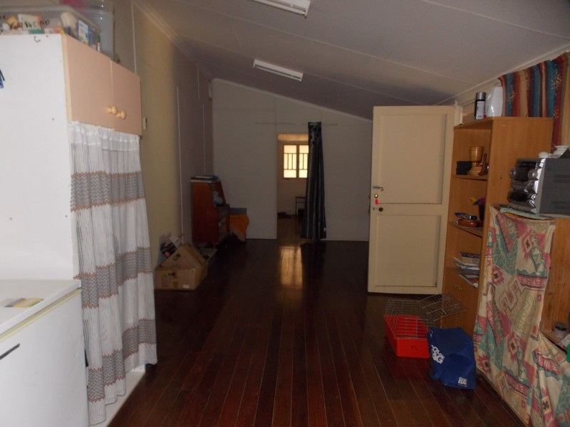 31 GARDEN ST, Blackall QLD 4472