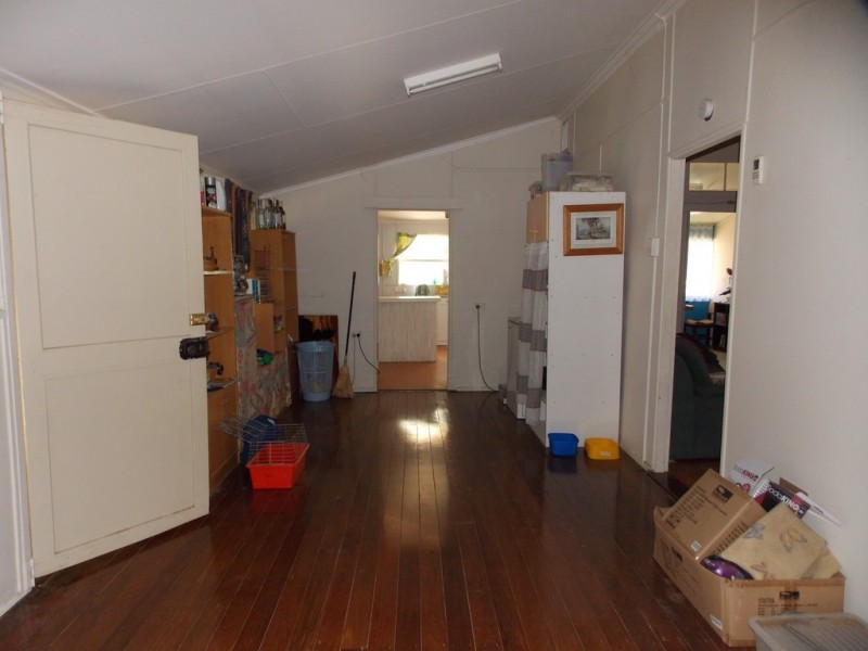 31 GARDEN ST, Blackall QLD 4472