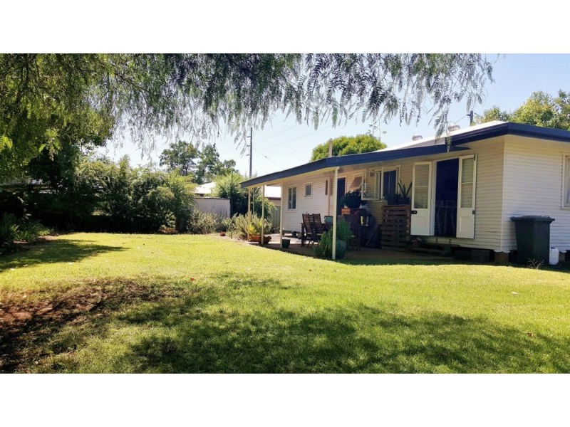 3 Augusta Street, Surat QLD 4417