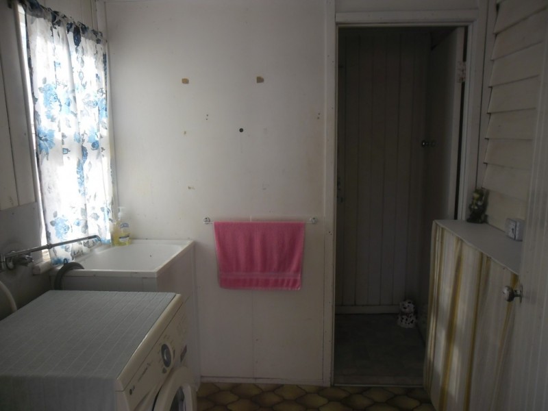 31 Hawkins street, Miles QLD 4415