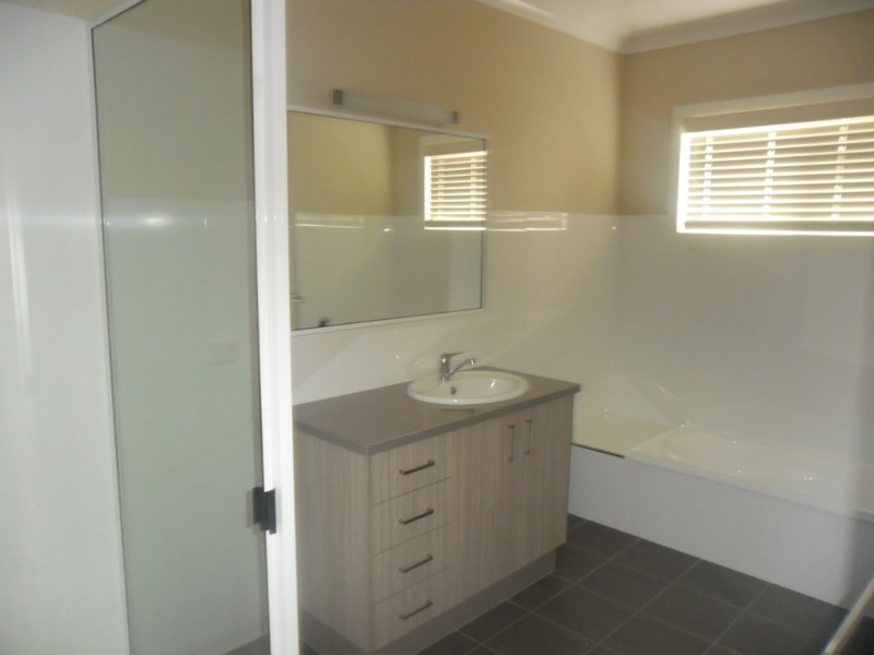 21 Daisy Street, Miles QLD 4415