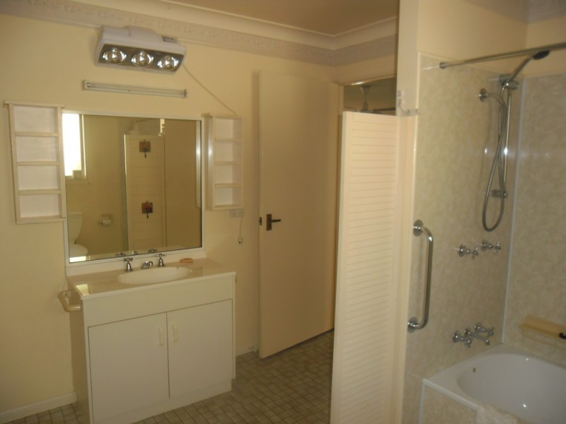 72 Daisy street, Miles QLD 4415