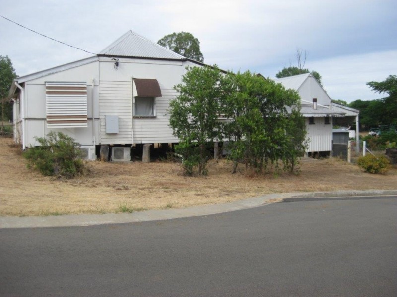 27 Wolsey Street, Taroom QLD 4420