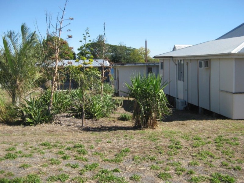 27 Wolsey Street, Taroom QLD 4420