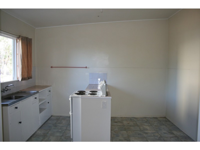 4/15 Eleanor Street, Miles QLD 4415