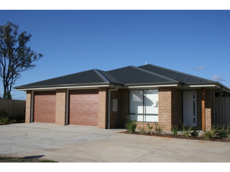 10 DOGWOOD COURT, Miles QLD 4415