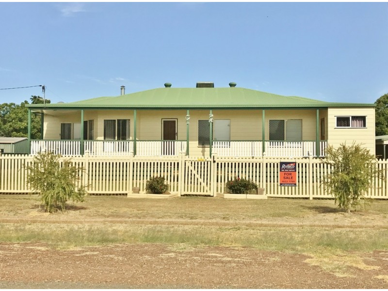 94 Robert Street, Surat QLD 4417